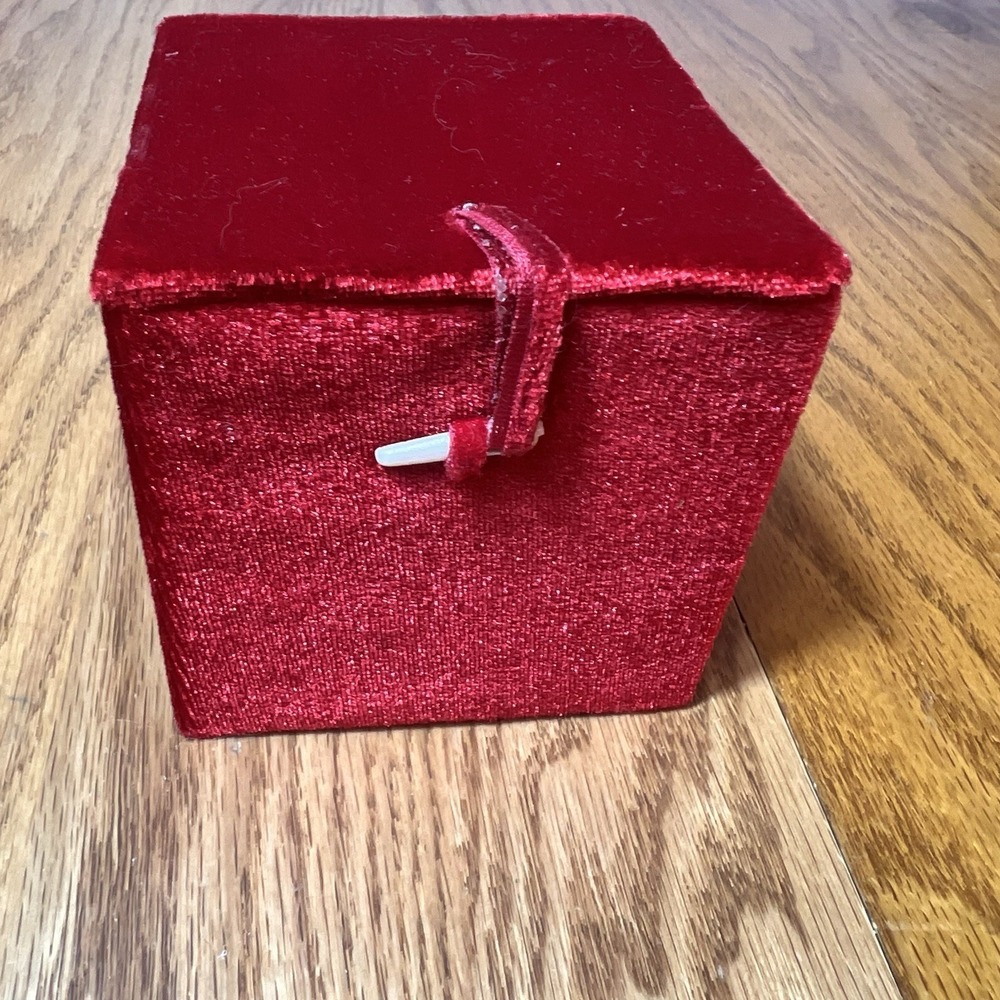 Pier 1 Glass Ornament Tropical Nativity Camel Palm Trees 2018 Red Velvet Box - Picture 9 of 10